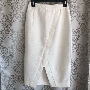 NWOT Jennifer Lopez White Pencil Skirt